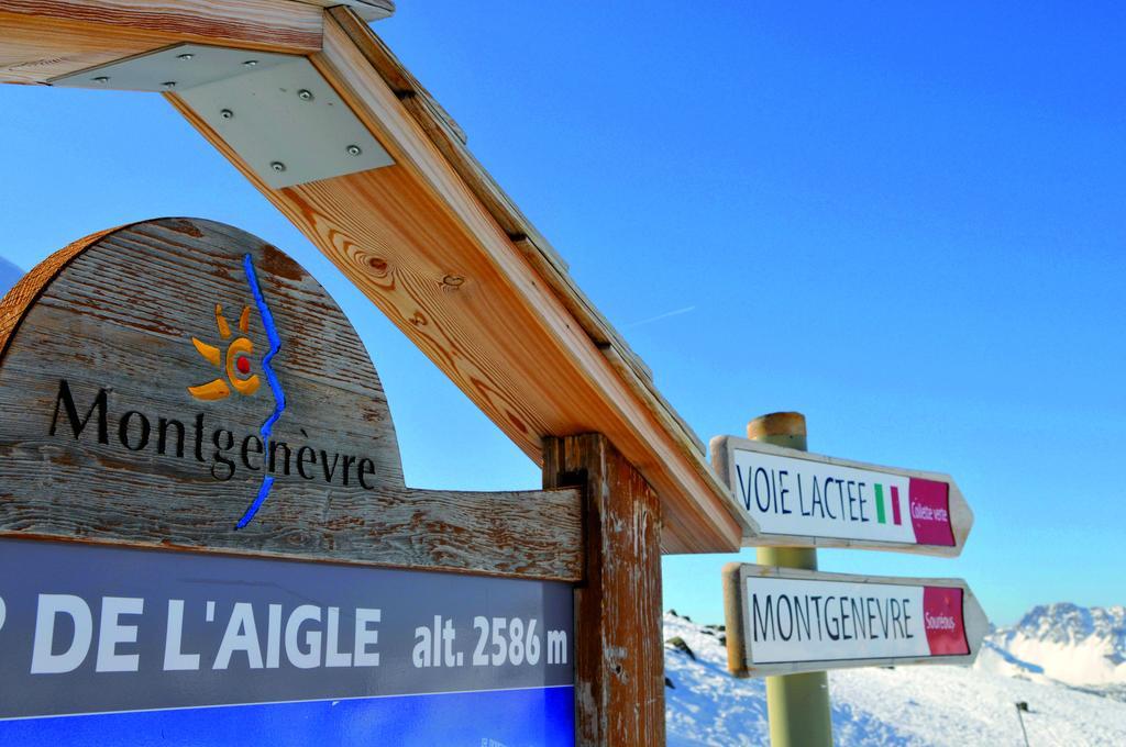 Vtf Le Grand Hotel Montgenèvre Exteriör bild