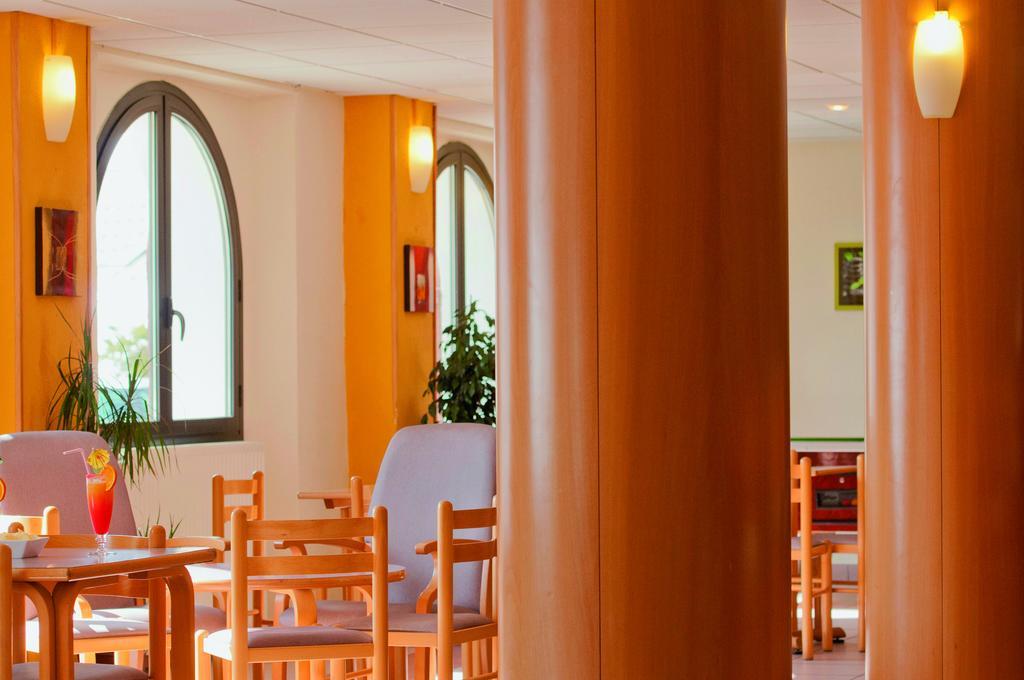 Vtf Le Grand Hotel Montgenèvre Exteriör bild